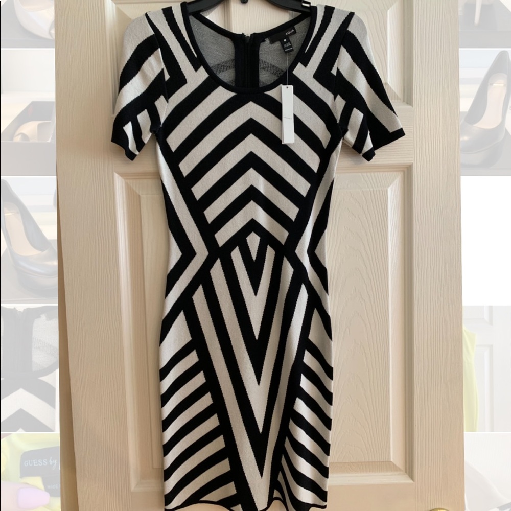 Black and white Aqua form fitting dress